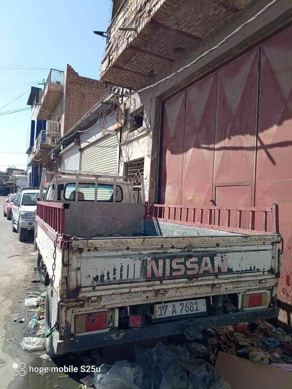 نيسان حمل طنين بازين بسمي السعر 45 ورقه مكان السياره بغداد ساحة السباع قرب شارع شيخ عمر للاستفسار الاتصال على الرقم ***********
