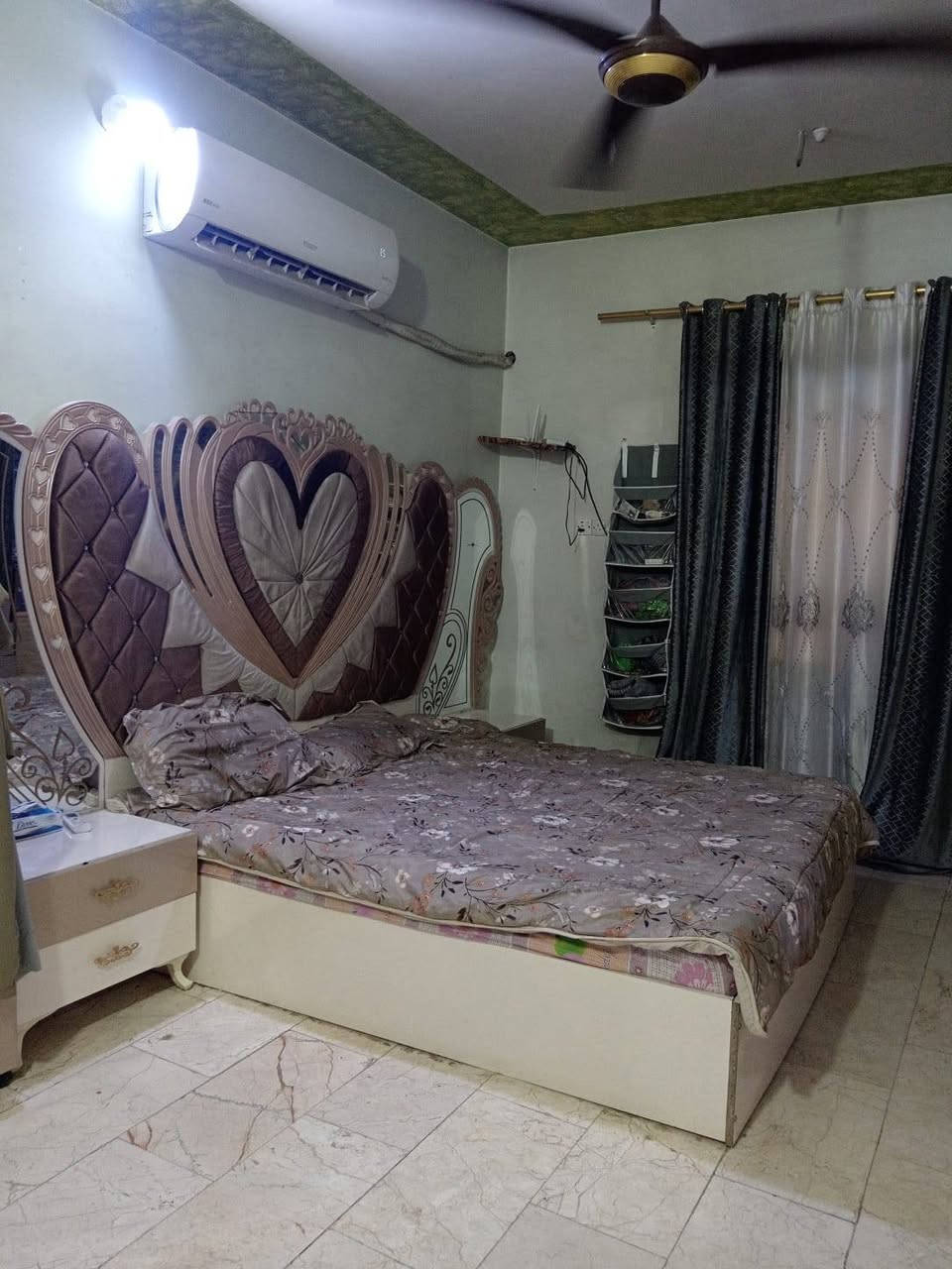 السلام عليكم.. مكلف بالنشر
(للبيع) بيت طابو صرف مساحته ١٥٦ متر
موقعه كلش حلو الابطال قرب ملعب ابن شنيع
عارضينه ب ١٠٠ وبيه مجال.. اي استفسار اتصل بصاحب البيت.. ***********/ وبلعافية ع الي ياخذه..
