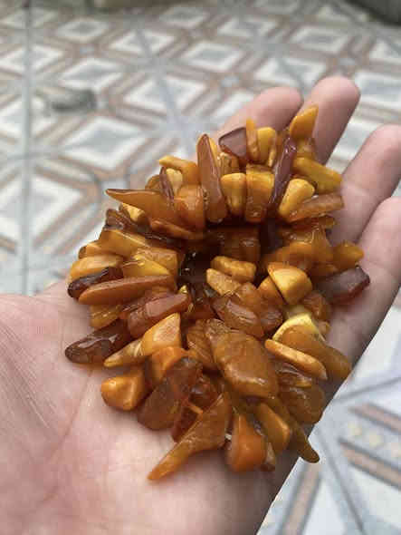 سلام عليكم  عفد كهرب حر مشكل من بولندي وا الماني وكلنكرادي  وا روسي وا بولني  وزنه 55 غ ولدي مسباح معا كسار ايضن للبيع تواصل او خاص ***********
