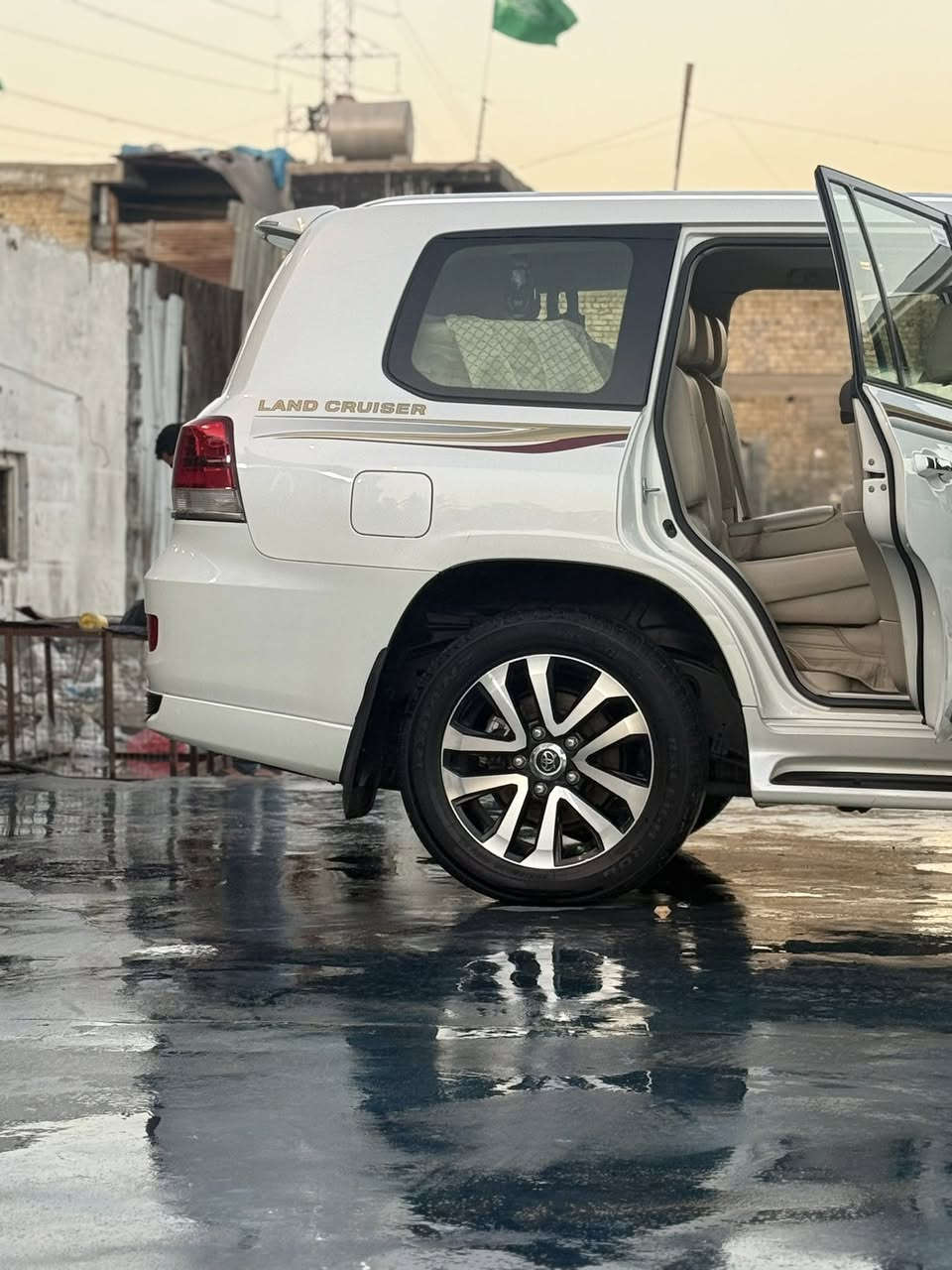 سلام عليكم،لاندكروز 2019 للبيع بريم اصلي سيارة نظيفة السعر 480$ وبيها مجال مكاني ببغداد للاستفسار اكثر اتصل على الرقم ***********
