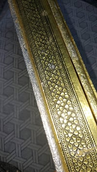 علبه خشب كبيرة مغلفه بالمعدن  السعر ١٥ الف  يوجد توصيل