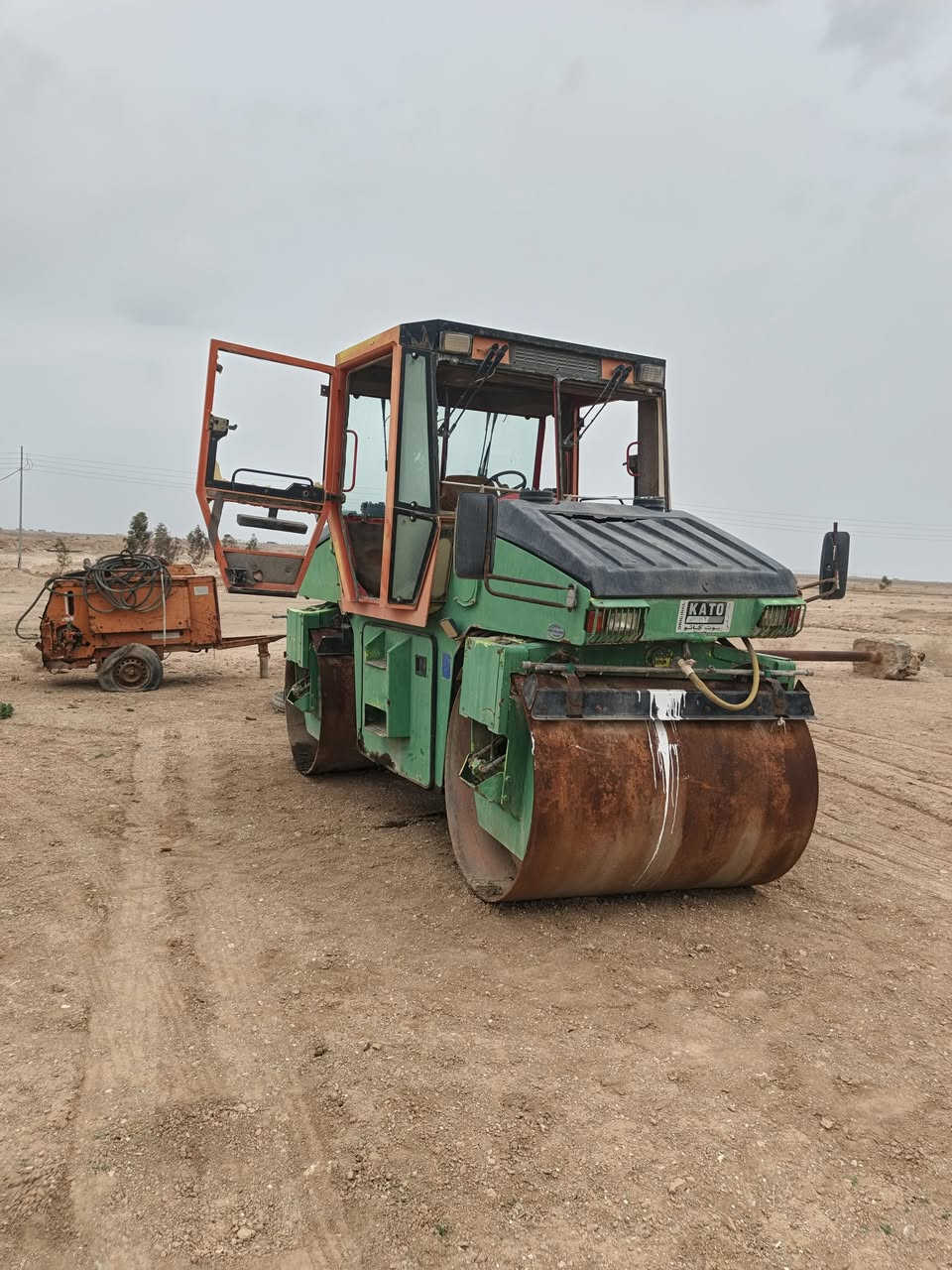 حادله البيع موديل حديث بدون رقم محرك كايم ولباقي كل شركه سعر/150 ورقه وبيه مجال اخوان الي موشغلته الايخابر رقم صاحبه ***********
