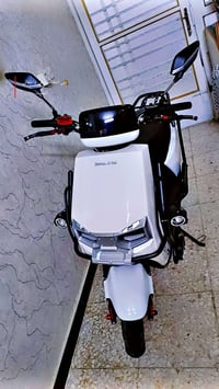 دراجة كهربائية • استعمال شهر • شارع فلسطين