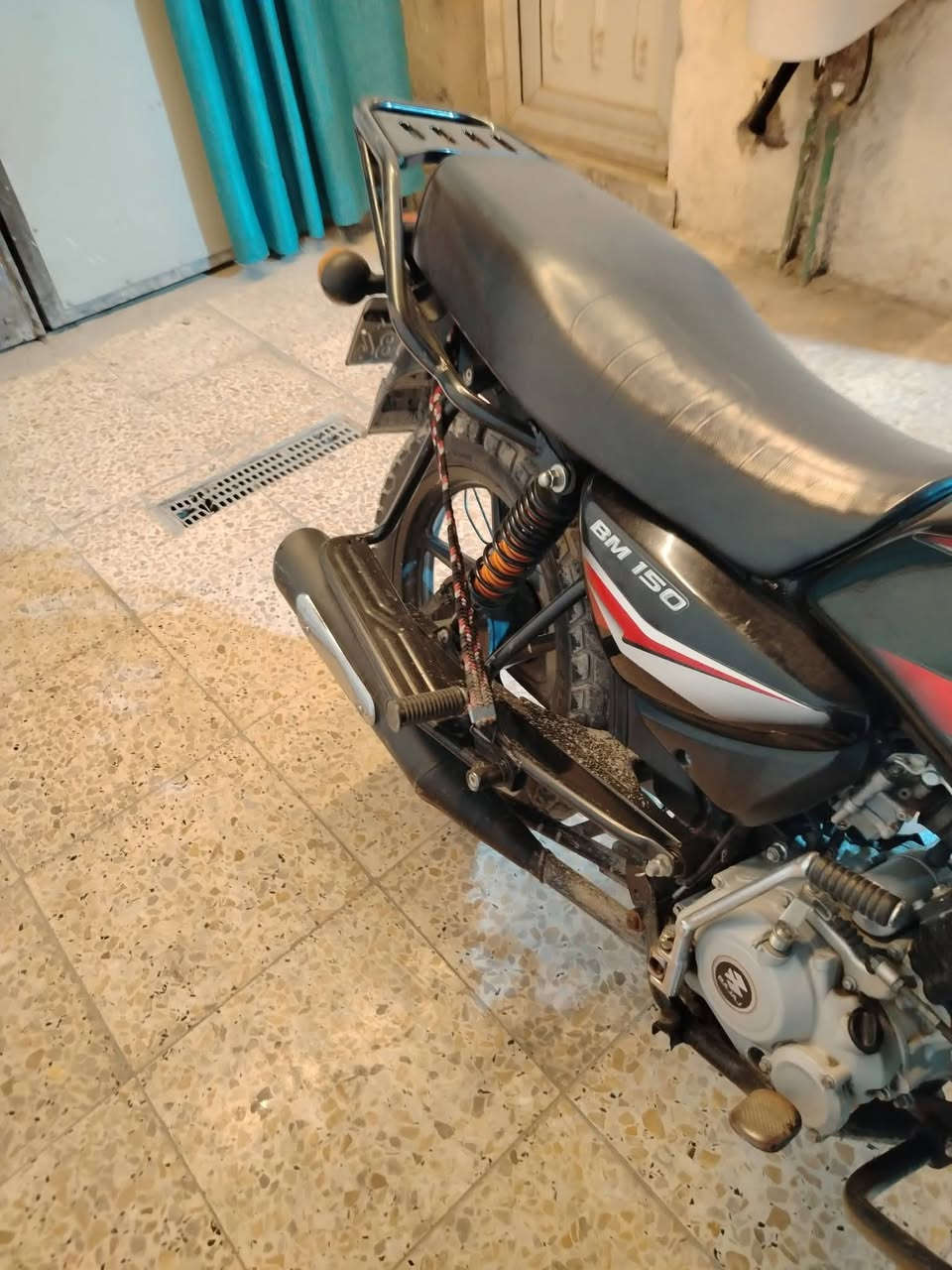 دراجه للبيع 81 بغداد موديل 22 اتصل علي واتساب ***********
