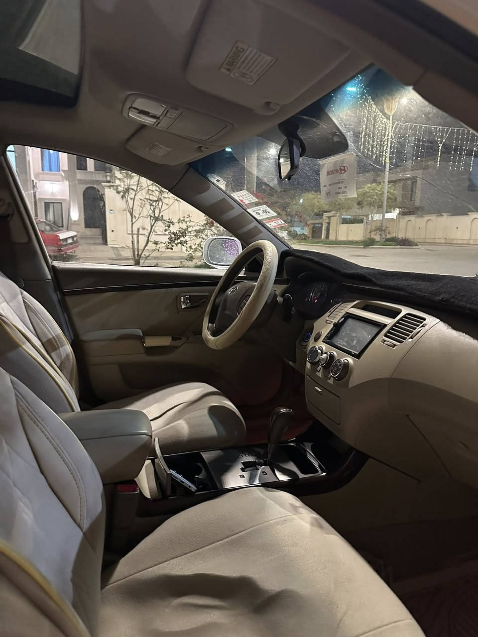 ازيره خليجي 2011
رقم وسنويه جديد
بيها 4 قطع صبغ بس اني ابيع حزام 
محرك 2700 6 سلندر 
السعر 95 ورقه
***********
