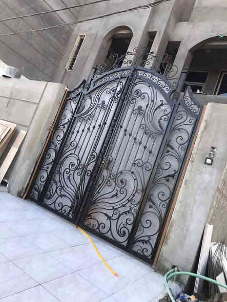 إعلان حدادة محمد أبو فهد - الأنبار (منطقة الخمسة كيلو)
​تعبت من الأبواب والشبابيك اللي تصدي وتتآكل بعد سنة؟
الاستثمار في باب منزلك يجب أن يكون استثماراً في الأمان والراحة طويلة الأمد.
​نحن في حدادة محمد أبو فهد، نوفر لك الجودة والمتانة التي تليق بمنزلك في الأنبار.
​لماذا تختار حدادة محمد أبو فهد؟
​✅ 1. ضمان حقيقي 5 سنوات ضد الصدأ
نحن نستخدم أفضل برايمر وطلاء مقاوم للرطوبة والحرارة متوفر في العراق (كما تحدثنا سابقاً). عملنا ليس مجرد حديد، بل حماية متكاملة لعمر أطول.
​✅ 2. تصميم حسب الطلب وبدقة عالية
نفذ أي تصميم في بالك – تقليدي أو حديث – ونضمن لك أعلى مستويات اللحام النظيف الذي لا يظهر. أبواب، شبابيك، كراجات، حسب ذوقك تماماً.
​✅ 3. أسرع تركيب في المنطقة
نقدر وقتك. نلتزم بالمواعيد المحددة لتركيب عملي وسريع دون أي تأخير، مع ضمان متانة التركيب الفائق.
​للتواصل والطلب (معاينة مجانية)
​إذا كنت تبحث عن الأمان والجودة والضمان الحقيقي في منطقة الخمسة كيلو وما حولها، لا تتردد في الاتصال بنا.
​محمد أبو فهد للحدادة:
📞 ***********
​الجودة هي أساس سمعتنا.
(انظر الصورة لمشاهدة مثال من أعمالنا الأخيرة)
