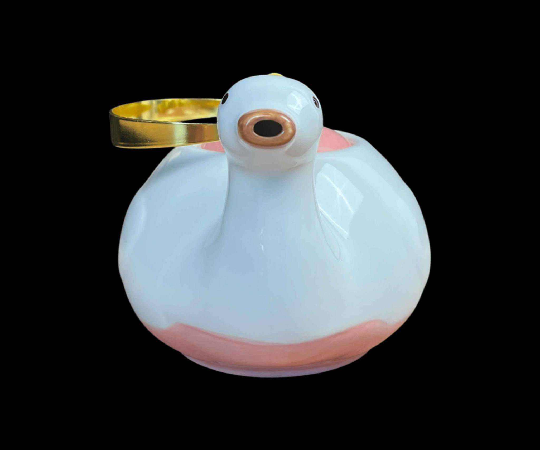 قوري شاي بتصميم البطات الثلاث

لاستخدامات:

يمكن استخدام هذا القوري الفريد لتقديم الشاي أو القهوة بطريقة مميزة في المناسبات الخاصة أو في الطاولات اليومية.

مثالي للاستخدام في المكاتب، المنازل، أو كمكون زخرفي لإضافة لمسة من الأناقة والمرح.

المميزات:

تصميم مبتكر على شكل بطة مع ثلاث بطات صغيرة تضفي لمسة من المرح والجمال.

مصمم من مادة السيراميك عالية الجودة التي تضمن المتانة والمظهر الجذاب.

مزود بمقبض معدني ذهبي يسهل حمله.

سعة جيدة للاستخدام اليومي مع تصميم سهل الاستخدام.

محتويات الصندوق:

قوري سيراميك مزخرف بتصميم بطة.

الملاحظات:

يجب تنظيفه بعناية لتجنب الخدوش على السطح الزخرفي.

يحفظ بعيدًا عن الأطفال بسبب الأجزاء الصغيرة.

مقاسات الكارتون:

طول: 17 سم

عرض: 17 سم

ارتفاع: 15 سم بغداد, العراق


**إذا كنت صاحب هذا الإعلان وتريد حذفه لأي سبب، رجاءا أرسل رسالة إلى الدعم الفني**