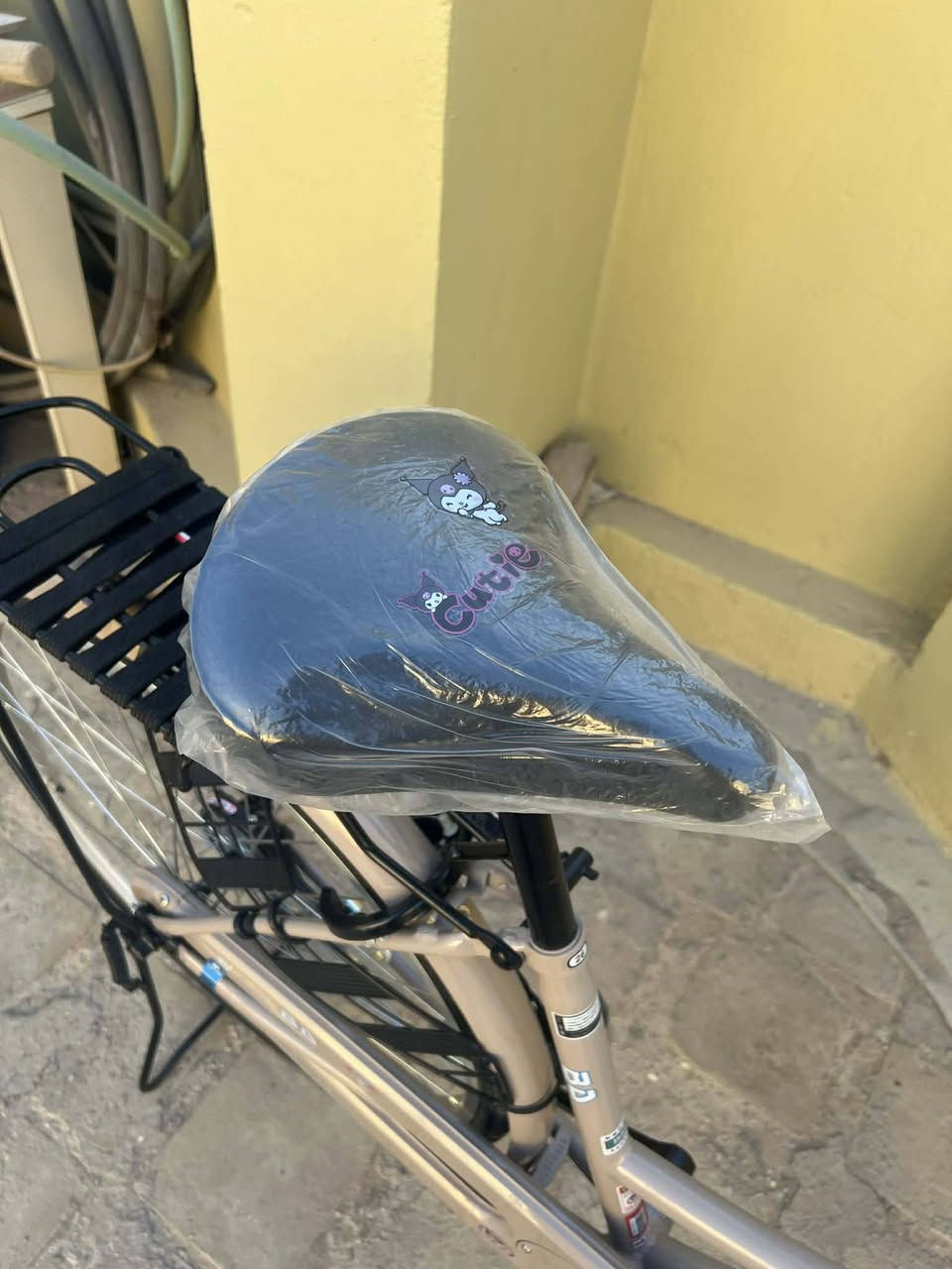 سلام عليكم بايسكل للبيع(  مديلBD -22 لون ككوي).26 (صاله سبوعين من طالع معرض)شكد ما اكلك نضيف قليلل
شخط مابي( ومتروك البايسكل بصطح ما محتازه ..) وكاله
السعر 135نص ربع ماينزل وهاذه رقمي(***********)
