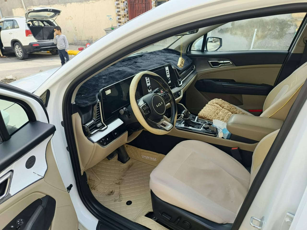 السلام عليكم سبورتج خليجي اعلى المواصفات موديل 2023 باقي التفاصيل خاص او الاتصال على الرقم ***********
