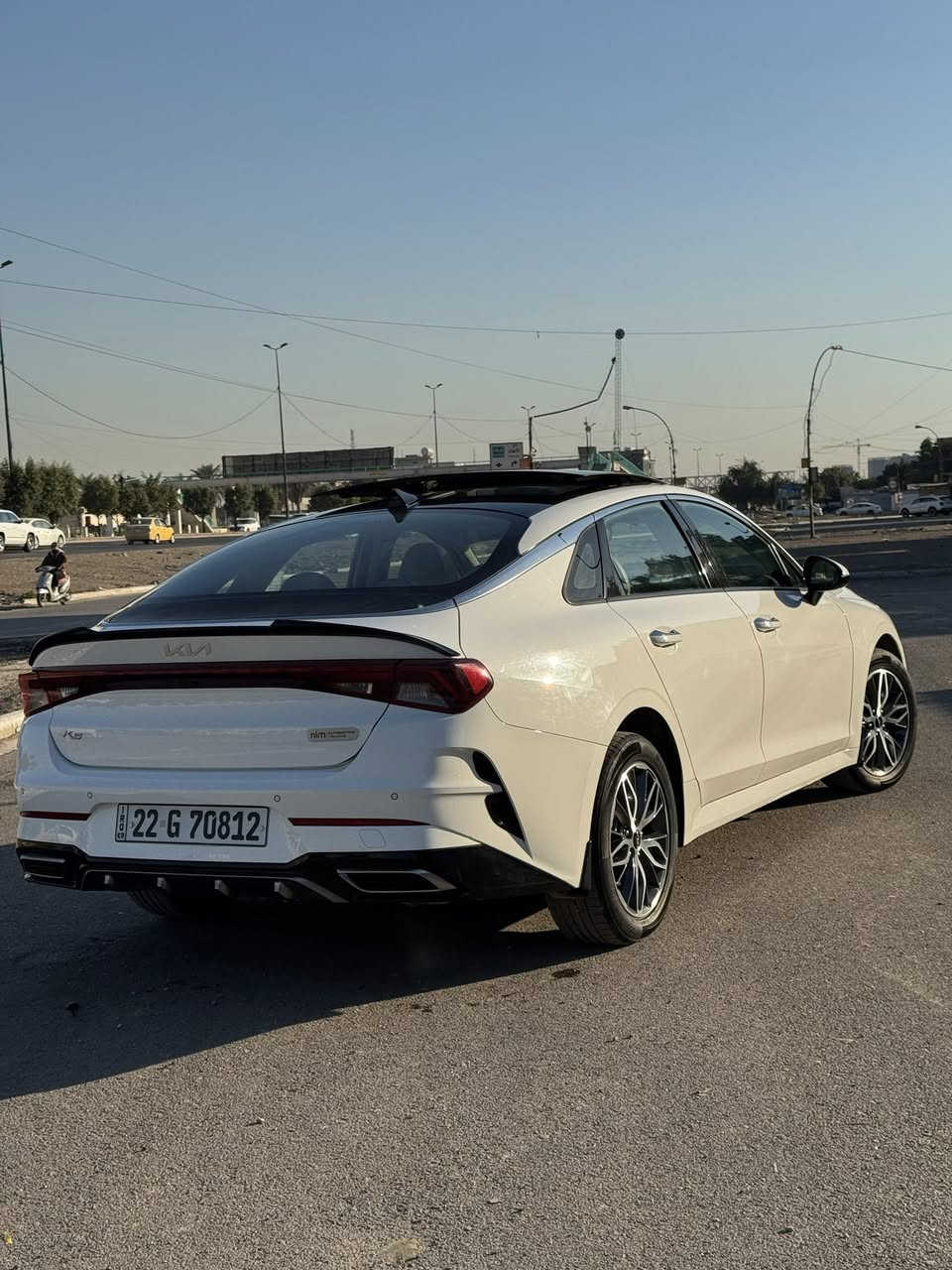 سلام عليكم
كيا K5 خلــيـجي
فول موصفات 
داخل كريمي 
بانوراما  
هاند بريك بصمه 
دخول ترحيب 
مري كهرباء
حساس امامي خلفي 
كشنات تدفى 
تبريد قطعتين 
تحكمً ستيرن  
وباقي الموصفات المعروفه
ماشيه 84 الف 
مكاني حي الاعلام 
السعر 203$
***********
