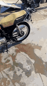 السلام عليكم دراجه للبيع مال كسبه كلك موديل 21 شغاله تمشي كل شيء ما بيها سعر 175مكاني نجف شارع المطار الجديد  للستفساؤ ***********
