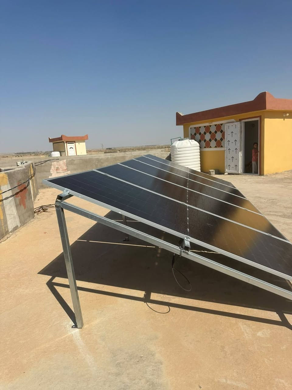 اليوم الخميس الموافق 16/07/2026
تم بعون الله إكمال نصب  وتشغيل منظومتين للطاقة الشمسية. 
* المنظومة الأولى: في #قضاء #مندلي. #الجسر 
تجهز 10 أمبير نهارا  6 أمبير ليلا وتتكون المنظومة من:-
1-ألواح شمسية عدد 5 قدرة اللوح الواحد 620 واط
2- بطارية نوع ليثيوم قدرتها 5 كيلو واط
3- أنفيرتر قدرته 6 كيلو واط
4- بورد خاص بالمنظومة متكامل الحماية
5- هيكل حديد مغلون مقاوم للصدا

* المنظومة الثانية. في #قضاء #مندلي. #الندا 

تجهز 6 أمبير نهارا  5 أمبير ليلا وتتكون المنظومة من:-
1-ألواح شمسية عدد 3 قدرة اللوح الواحد 620 واط
2- بطارية نوع ليثيوم قدرتها 5 كيلو واط
3- أنفيرتر قدرته 6 كيلو واط
4- بورد خاص بالمنظومة متكامل الحماية
5- هيكل حديد مغلون مقاوم للصدا

#ملاحظه: لانعمل ببطاريات التجميع الرديئة. 

بإدارة #عمر #ياسين  
و #حسن #شيرازي 
للأستفسار أكثر الأتصال او مراسلة الأرقام  التالية
***********
***********

