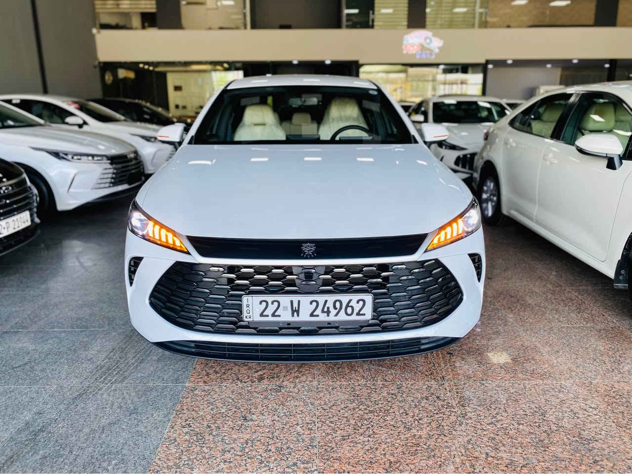 بي واي دي  BYD Qin Plus 2025.   
سەیەرەکە هیچ هیچی نیی دەحامیش بە شەرت.
مواسەفەتە کانی کوشین جلد ناو زەردە
بصمة شاشةوكاميرا ویل ڕەش.تانکی گەورە 
2100 كم.دەڕوات.تحديدسورعه.لیدڤۆلیۆم 
سعر 131$🔥🔥💣 ورقة   مۆبایل ***********
مکان أربيل معرض تۆپ کارس أربيل, العراق
