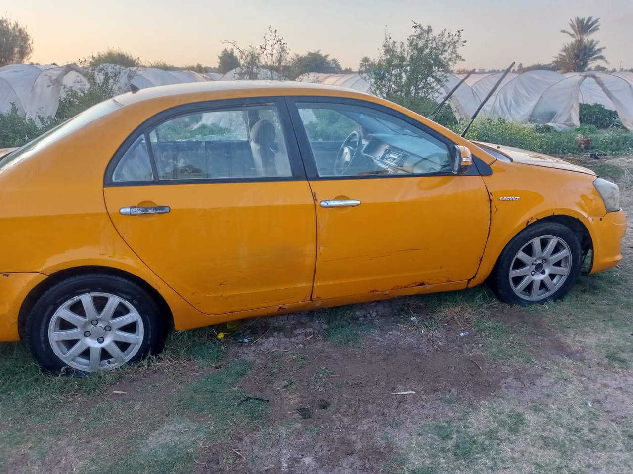 جيلي موبل محرك بي خيط تبخير وكير حلو بس انا ابيعلك كوم حديد ب15 ورقة واذا مانشتري لاتعلق ولاتراسل تعبني وتعبك ‏‪***********‬‏
