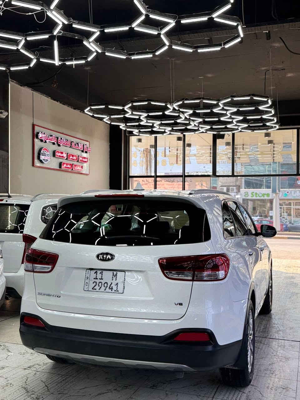 كيا سورنتو خليجي 
رقم بغداد الماني بسمي 
موديل ٢٠١٨ شكل ال٢٠ 
لون ابيض 
٦ سلندر ٧ راكب 
فوووووول مواصفات بدون فتحة 
بصمتين: تشغيل وتقفيل 
بردات خلفية اصلية 
كشنات جلد اصلي لونين 
كشنا كهرباء 
شاشة كبيرة اندرويد 
كامرة دوارة اصلية 
حساس امامي وخلفي 
مري شفط مع القفل 
جي : بي: اس: خرائط طرق 
اريل ابيض طيارة 
كيجات السرعة زئبقية 
شاشة الدشبول الكترونية 
تحكم استيرن فول 
حاكية : ابلوتوث: اوكس 
نظام ايكو درايف 
اضواء ترحيب بليدات 
تبريد ابيانو لمس 
تبريد ٣ قطع ثلج 
مانع انزلاق وانحدار 
شاشة اعطال بلدشبول 
لد امامي وخلفي 
اشاير بلمري 
يدات نيكل اصلي 
ويل اكروم ١٩
تخم تاير جديد لك 
ماشية ١١٨ وقابل لزياده اصلي ادك جرس 
كير ومكينة وصدر وحدادية وتبريد خير من اللة 
بيه بارد بل حاملغ لامامي جهن السايق بارد ع كد شبر 
وبيه بارد بل تكمه جهت صدر اقل شبر 
الرقم الدولي الجديد / سنوية جديدة / هزة جديدة 
البصمة الثانية ممستخدمة // كتلوكات الشركة موجودات 
السعر ٢٣٨ $
للاستفسار الاتصال على الرقم 
***********
