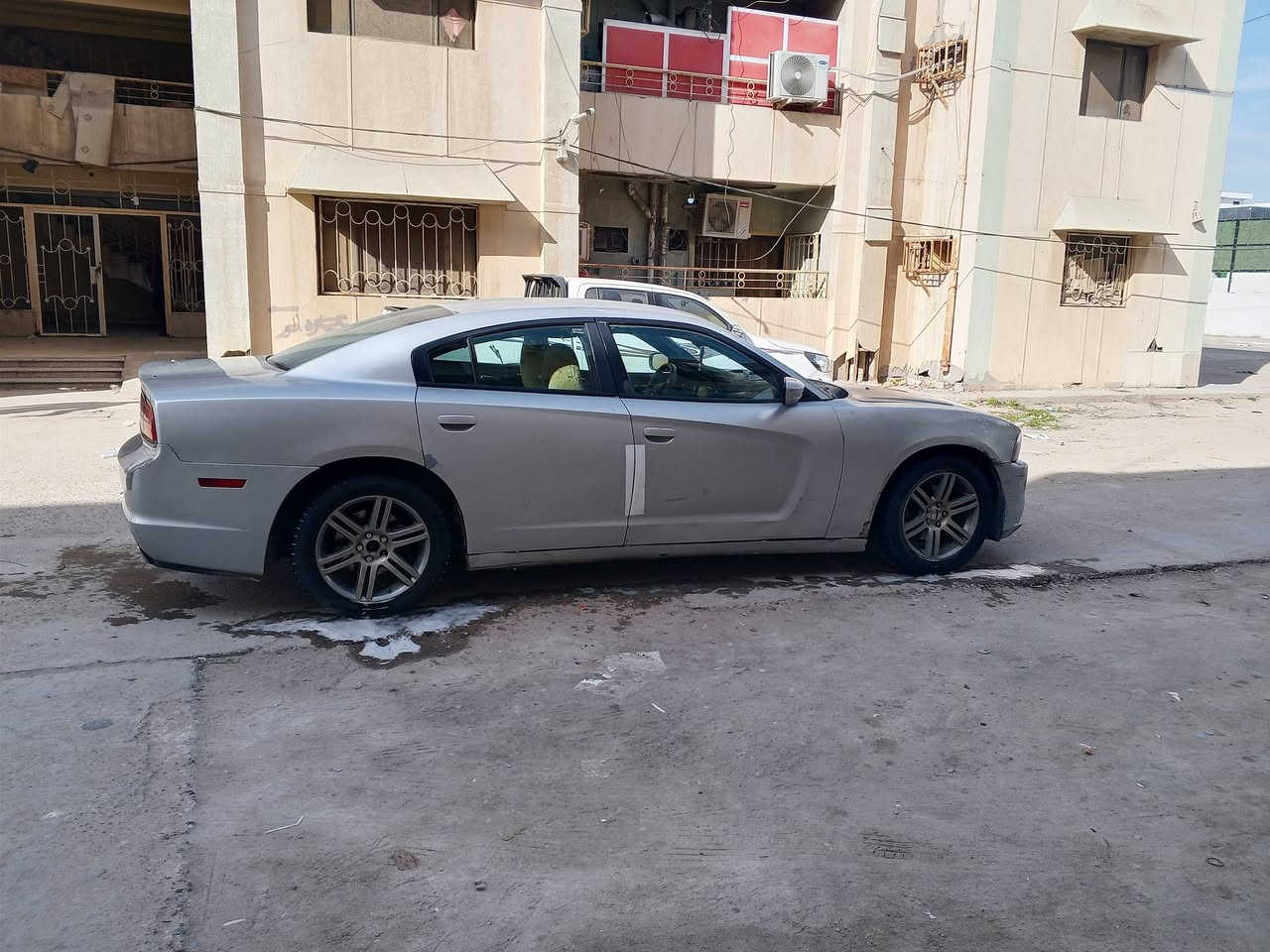 سلام عليكم جارجر مديل 12سياره جاهزه من كلشي رقم اربيل.مكانه بصره سعره 100وبيه مجال مكلف بل نشر شراي يتصل)(***********)
