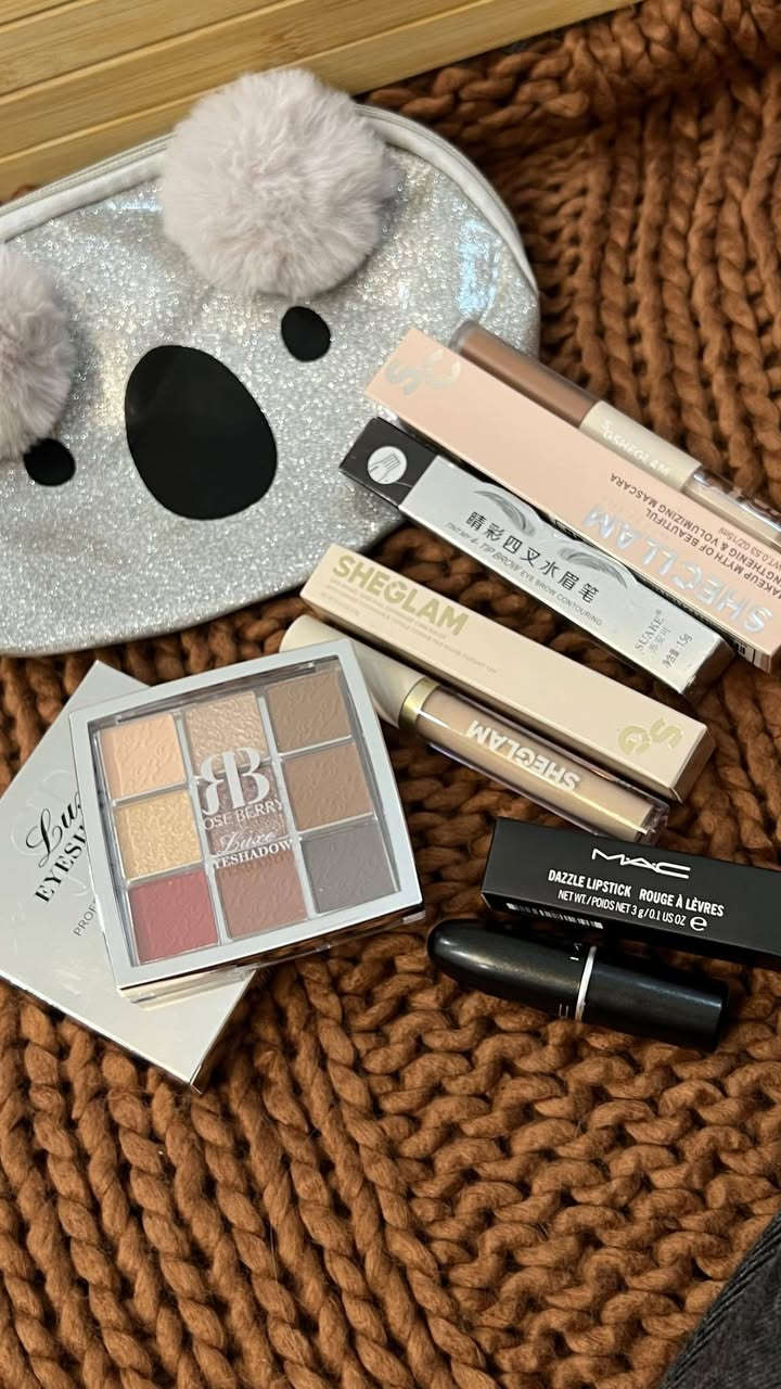 بكج مكياج كلش حلو ويفيد هدية، مكون من  حمرة وحمرة وكلوس من شيكلام وأيشدو ومسكارة شيكلام ضد الماء وكونسيلر من شيكلام و و قلم حاجب+ هدية مني الكم 🤭💘💘


**إذا كنت صاحب هذا الإعلان وتريد حذفه لأي سبب، رجاءا أرسل رسالة إلى الدعم الفني**