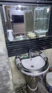 مغسله • مرايه