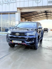 للبيع  تيوتا هايلوكس TRD 2024  ماشي 18  فول بريم حساس امامي خلفي  بصمه...