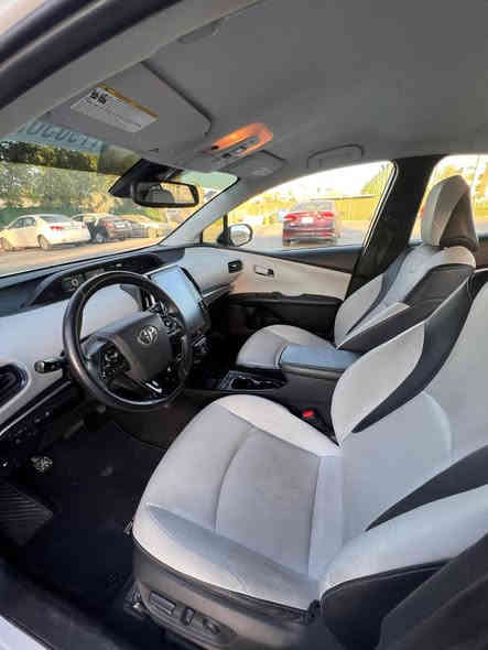 بريوس لمتد 2022
فول مواصفات
هايبرد
حادثها وضح بالصور
بيها صبغ 3 قطع 
للبيع فقط
السعر 128 ورقه
مرقمه وجاهزه
***********
