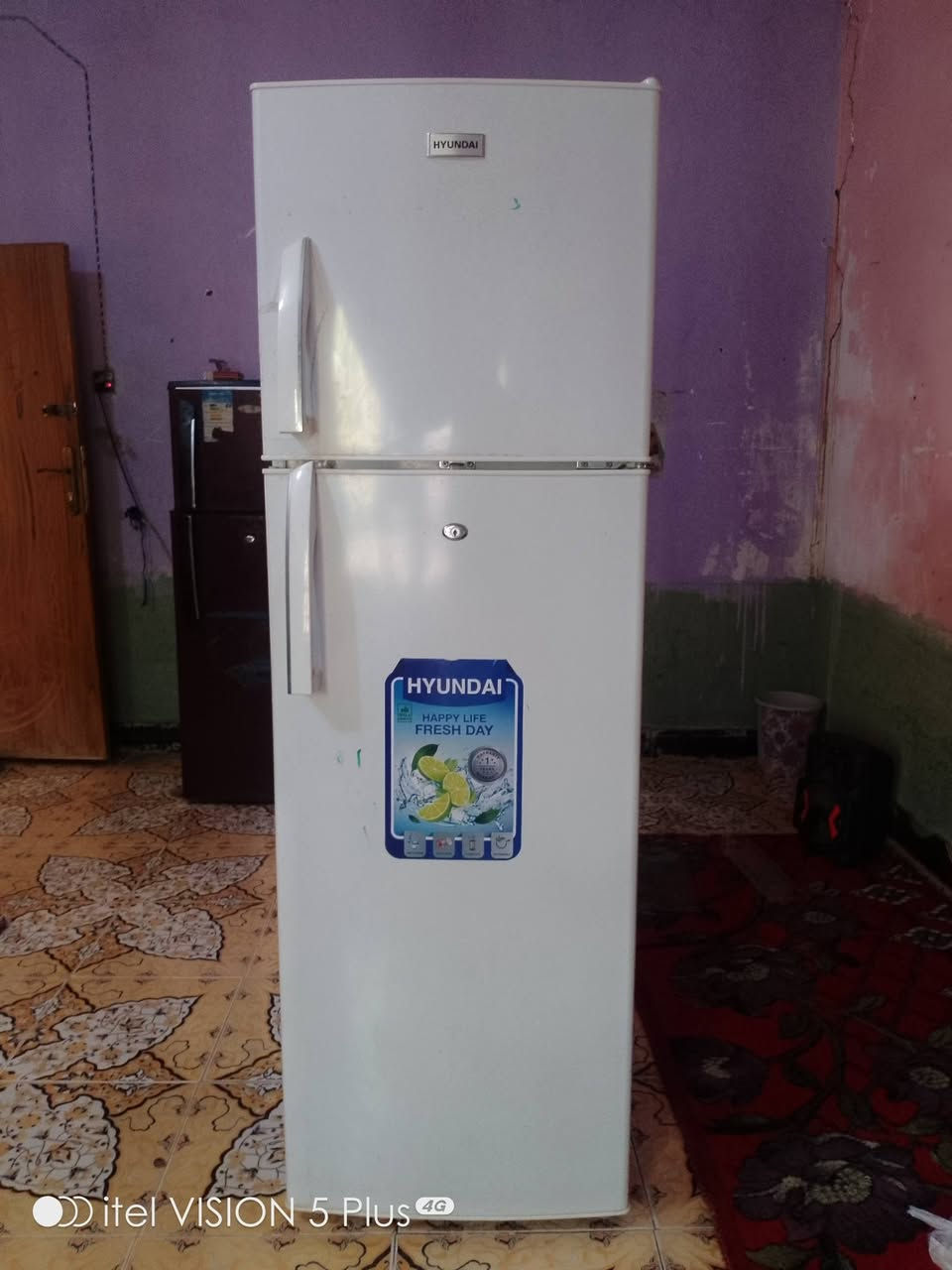 ثلاجه للبيع عوزهه بس غاز 250بيهه مجال عنوان ذي قار سيد تخيل رقم،***********

