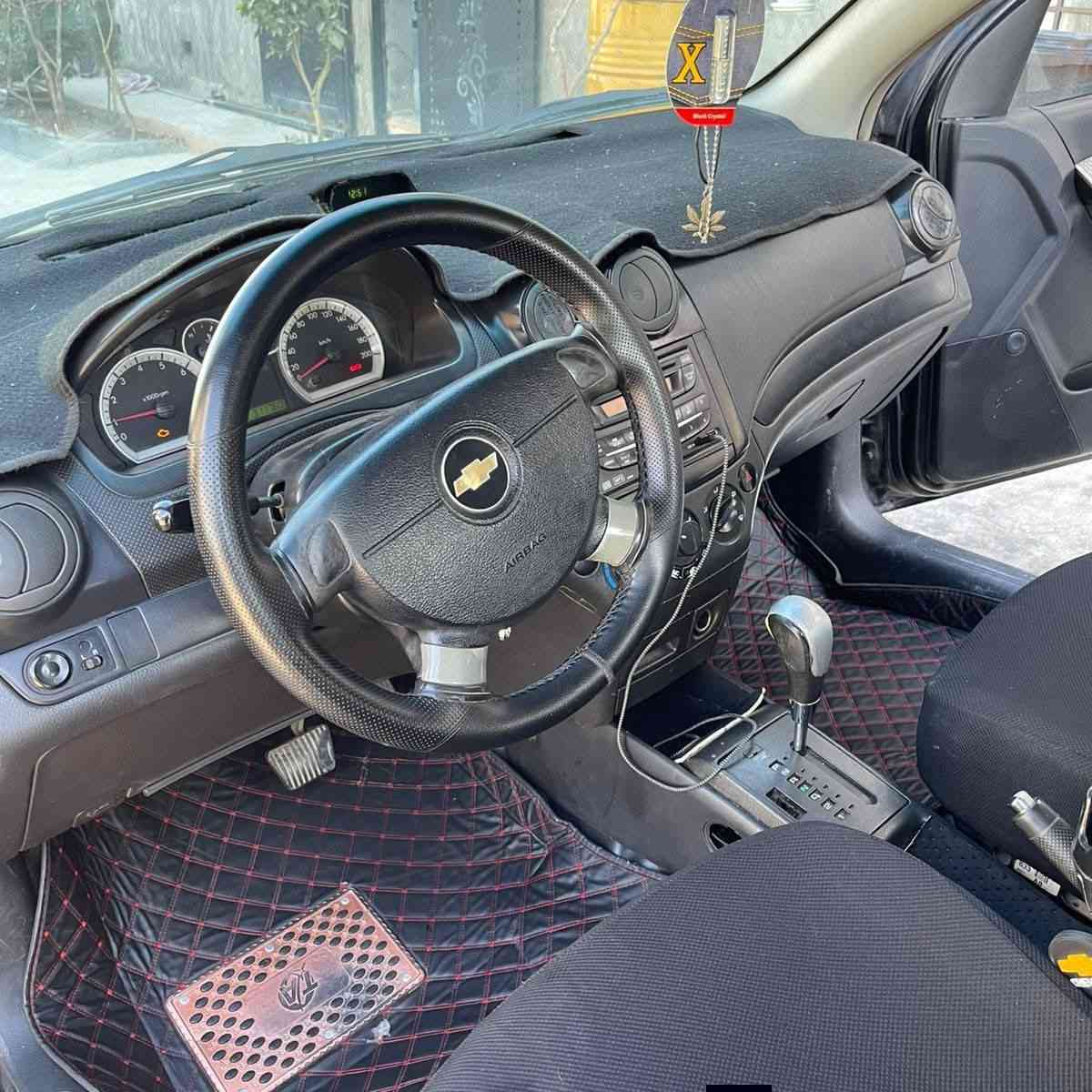 شۆفلێت ئەڤیۆ 2008 ئۆتۆماتیک مەکینە گەورە
پێشو پشتی کەپسە 
5 پارچە پەمپە بۆ جوانی بێناو گرتن
سەقفو چەمەلەغی دواو سنوق شانی بۆیاخی نیە 
تازە کامل سێرڤسم کردوە یەک دینار مەسرەفی هایدرۆلیکی گێڕی گۆڕاوە کامل ئەشیای ناو مەکینەی گۆڕاوە هەتا 1ساڵ زەمان بۆنیت هەڵمەیەرەوە
 بەشەرت ڕەقەم سلێمانی 
سەنەوی هەتا ئاخیری ٢٠٢٧ تازەیە
بەشەرتی تەحویلو غرامە
 سەیارەکە جاهیزە ماڵی دۆستە
58کۆتای

گێڕو مەکینە تەقەو ڕەقە بەشەرت 
هیچ کێشەیەکی تێدا نییە
***********
***********
