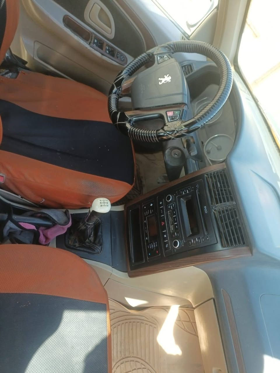 بيجو بارص م٢٠٢٠ غاز بانزين بيه صبغ بالبنيد والباقي كفاله تبريد تدفأة شغالات سنتر شغال  مكينه بيه بخار سنويه مامنتهيه مصفره هياه وغرامات محجوزه عندي بيه وكاله باقي شي بسيط وتنفك مكانه ديوانيه م *********** مراوس حسب القناعه ديوانية, القادسية
