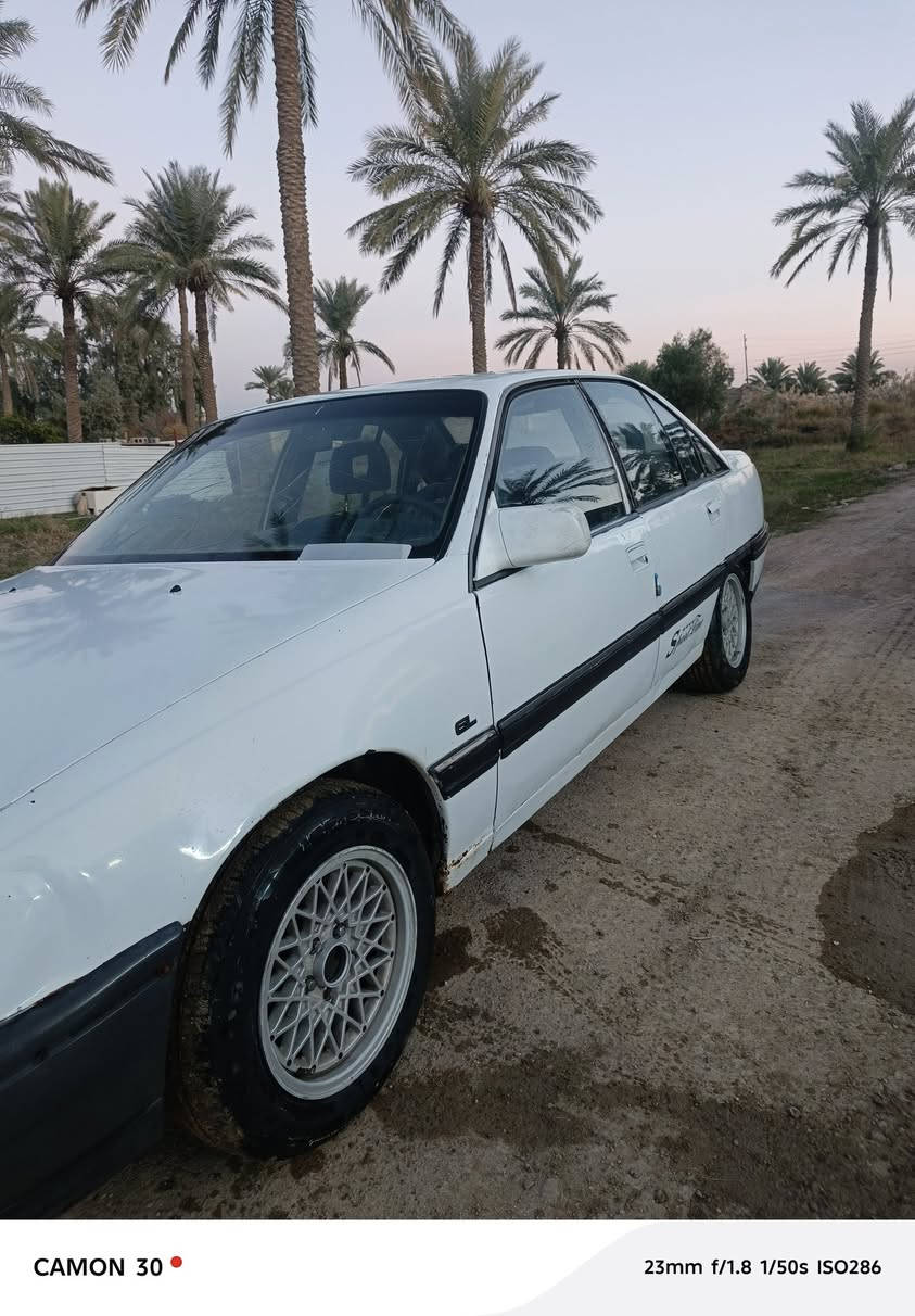 اؤبل اوميكا للبيع مكاني بغداد تاجي سعر 25ورقه وبيها مجال سياره جاهزه شغل واطلع الاتصال على الرقم ***********
