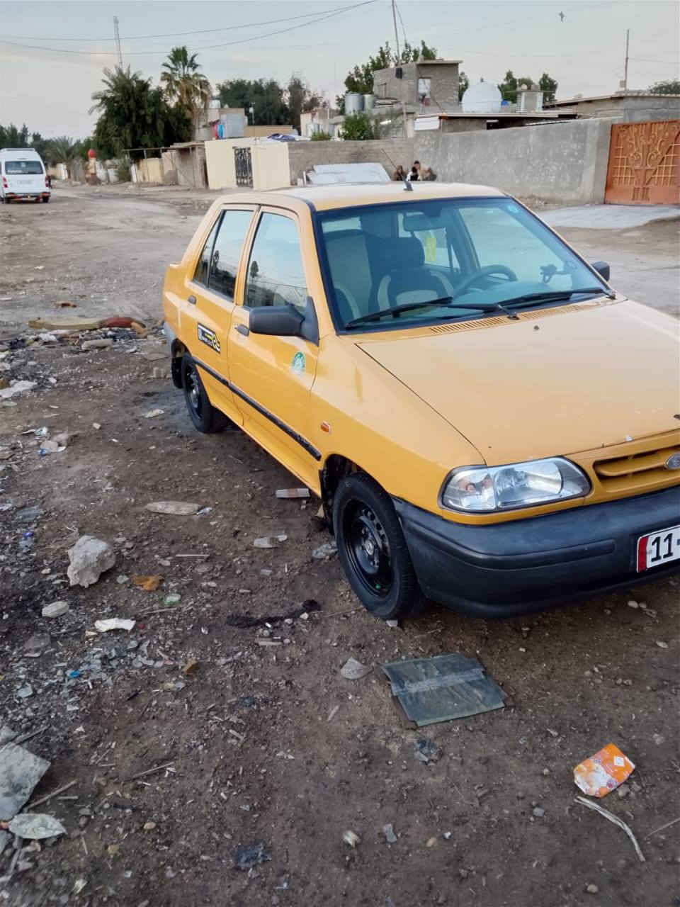 السلام عليكم سايبه ٢٠١٥ بيه جاملغ أمامي شبر بل بنيد مصفره بسمي سعره ٣٠ وبيه مجال ***********مكان بغداد المعامل
