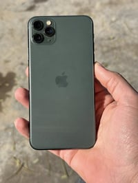 ا ايفون 11 برو ماكس  ذاكرة 256 شاشة مبدلة وبيها ضربك فوك مثل ما موضح ب...