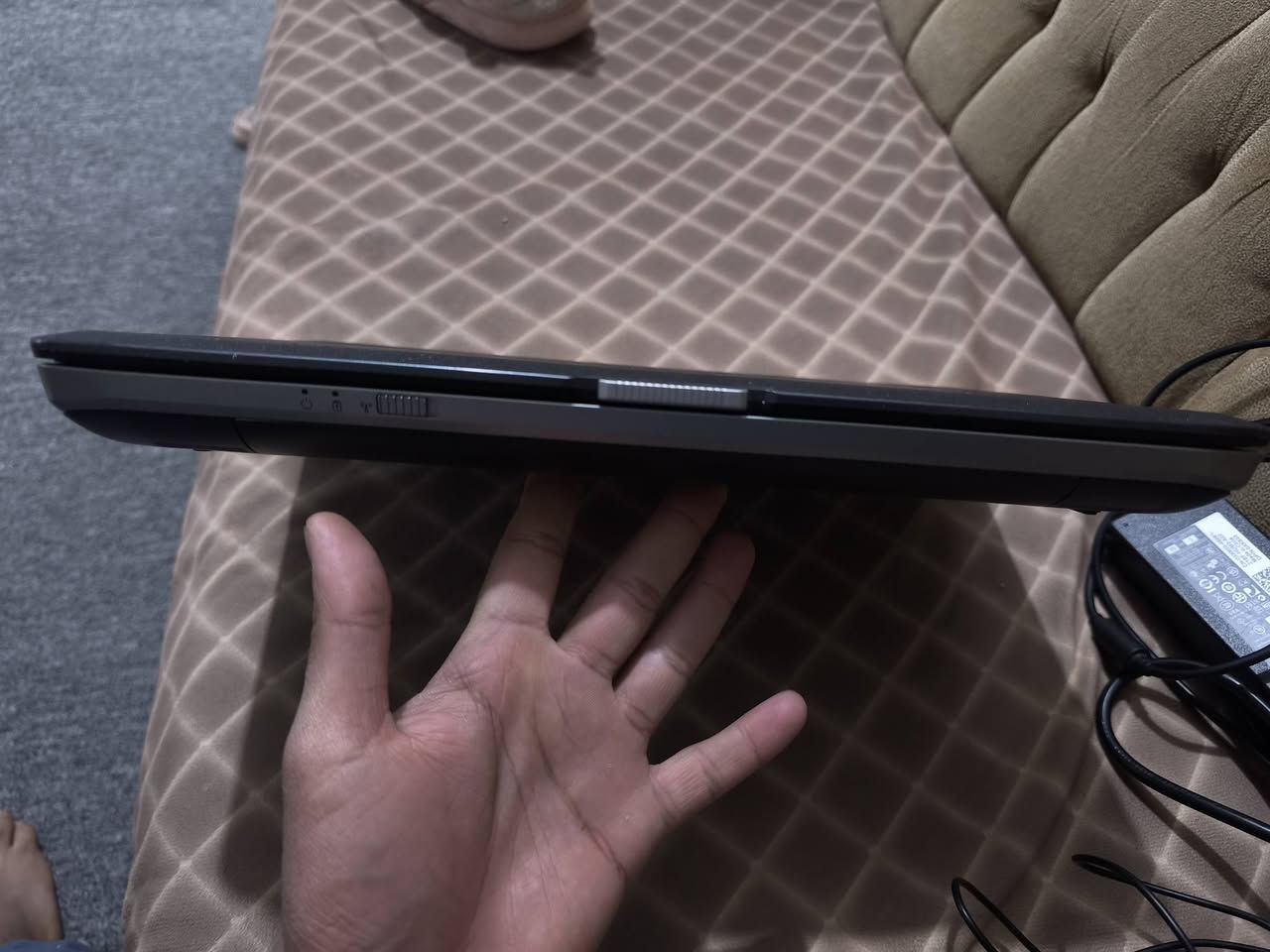 Dell 
80 الف فقط 
ملحقات كاملة شاحنه وماوس وجنطة 
***********
ناصرية مركز
