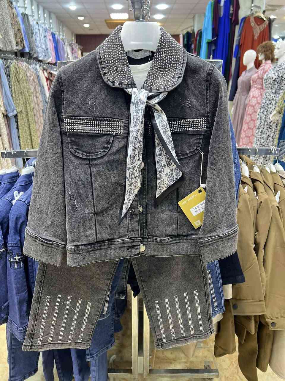 #طقم_بناتي صيفي  ✅👍
#قياسات 2___5 سنوات 
#السعر 25 ألف 

#العنوان الديوانية شارع الوكفه قرب فلكة العلماء مجاور سيراميك عيسى ابن مريم (مجمع النور سابقاً) ✅

#تتوفر_خدمة توصيل داخل الديوانية ولجميع محافظات العراق ✅
#للحجز مراسله الصفحة او الاتصال *********** واتساب.✅
