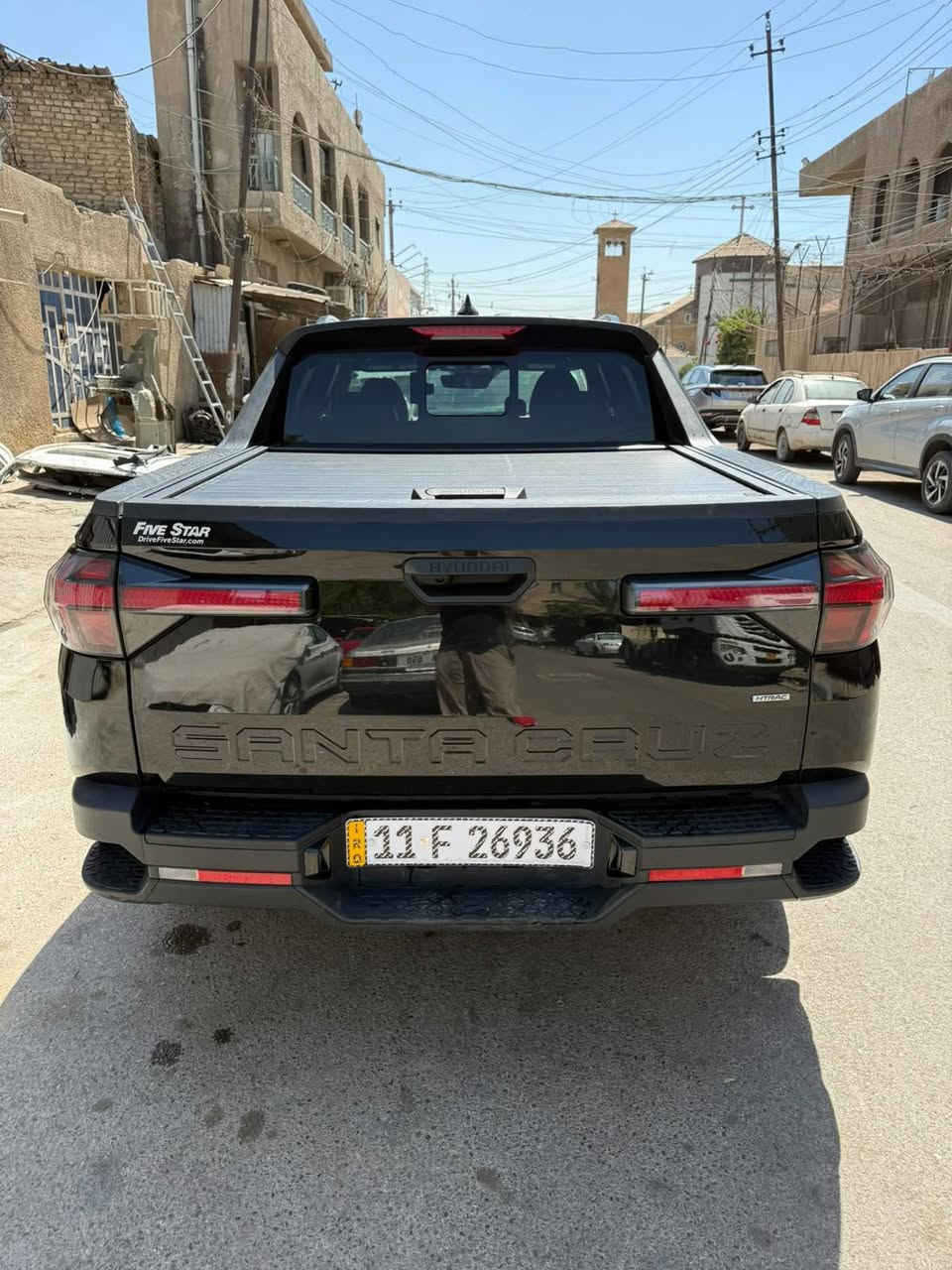 السلام وعليكم
سانتا كروز موديل ٢٤ لون اسود
ماشية 27.50 الحادث كما موضح لكم بصور
السعر ع رقم الهاتف متوفر واتساب
*********** 
مكان بغداد
