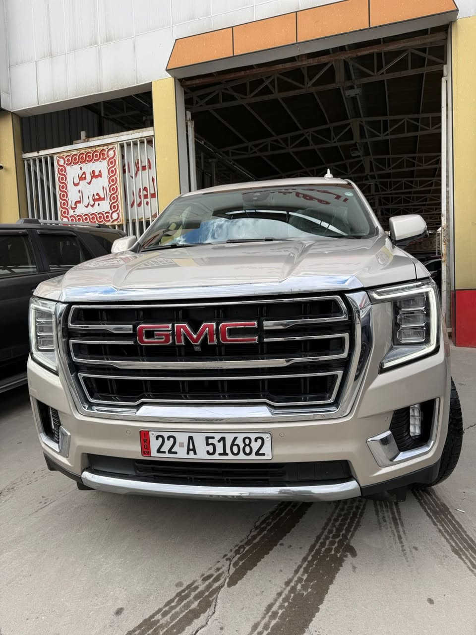 السلام عليكم 
GMCشاصي طويل يوكن 
مديل 2023
سياره فول للاخير حتى قاصه بيها سياره 
شاشه جبيره مقاعد vip شاشه دجيتل الكتروني سياره فول للاخير سياره ما نازله للشارع وما مشتغله خط ابد سياره جديد بمعنى الكلمه ماشيه 23الاف بس رقم اربيل بسمي لون شمباني جنطه كهرباء سياره فول فتحة سقف 
الحادث اعصار عندك صبغ فقط جاملغ خلفي سياره بجم كبس وعندك مكانات بيها بارد 
شراي خابر ***********
مكاني بغداد شارع فلسطين 
سعرها 45الف يعني 4دفاتر و50ورقة
