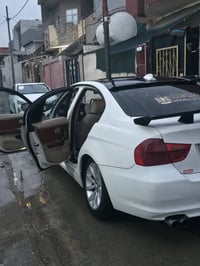 بي ام دبليو ٩٠ E 2011 كير محرك شرط  سياره شبابيه وعائليه  صاحبها الشرع...