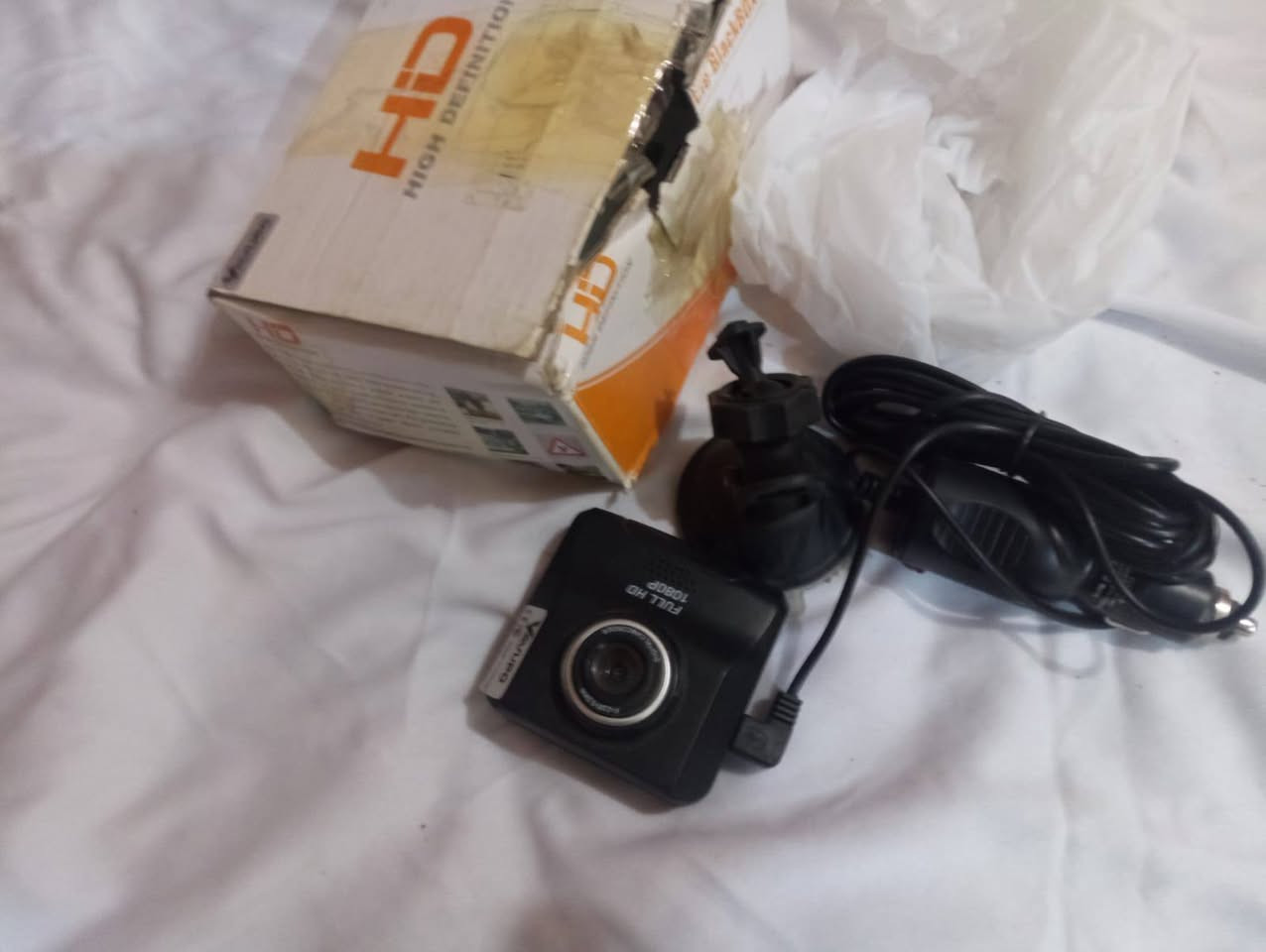 📷 كاميرا سيارات داش كام (Dash Cam) متكاملة 📷
احمِ سيارتك وثق رحلاتك مع كاميرا تسجيل الفيديو المخصصة للسيارات (BlackBox DVR)، متوفرة مع الكرتون الخاص بها وملحقات التوصيل كما يظهر في الصورة 1000489980.jpg.
🔍 المواصفات باختصار:
دقة التصوير: عالية الوضوح Full HD 1080P لتسجيل أدق التفاصيل.
النوع: كاميرا صلبة ومدمجة خفيفة الوزن تثبت على الزجاج الأمامي.
التوصيل: تأتي مع كابل الطاقة والتوصيل المباشر.
💰 السعر: 10 آلاف دينار عراقي فقط.
📍 الموقع: الحلة.
🚗 التوصيل: متوفر خدمة توصيل.
📞 للحجز أو الاستفسار: يرجى مراسلة الصفحة أو الاتصال على الرقم: ***********.
#كاميرات_سيارات #داش_كام #الحلة #بابل #اكسسوارات_سيارات #داش_كام_العراق
