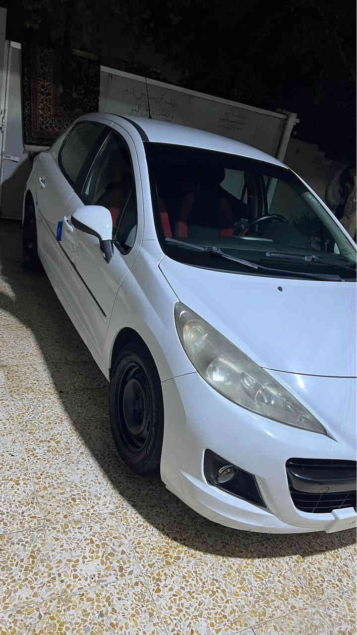 مكفول من الضرر والتبديل والصبغ عدا تكحيل بسيط ورصعات بسيطة جداً ماشية 191 ألف كلشي على وضع البلاد 
السعر 6900$ مجال بسيط 
الاتصال على *********** كركوك, العراق
