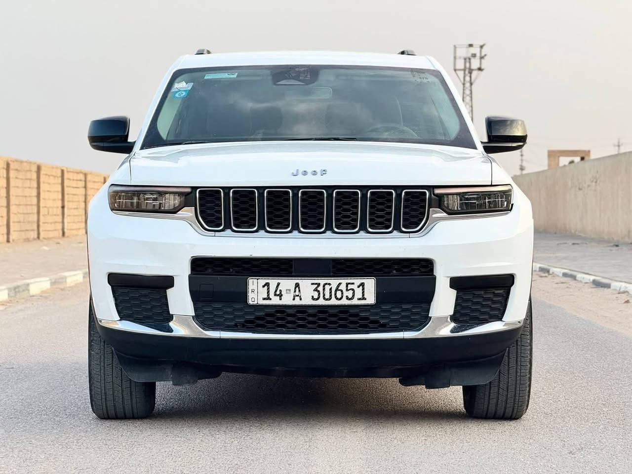 جيب جراند شيروكي L لاريـدو موديل 2023 — سبعة راكب

• فئة Laredo العملية والأنيقة
• محرك 3.6 V6 قوي واقتصادي
• جير أوتوماتيك 8 سرعات
• دبل ثقيل وخفيف
• 7 مقاعد عائلية مريحة
• تشغيل بصمة + ريموت ستارت
• شاشة كبيرة تدعم Apple CarPlay و Android Auto
• كاميرا خلفية + حساسات
• تحكم سكان + مثبت سرعة
• مكيف أمامي وخلفي ثلج
• إنارة LED
• جنوط وكالة
• باب خلفي كهربائي
• أنظمة أمان وثبات متعددة
• صرفية ممتازة بالنسبة لحجم السيارة
• داخلية مرتبة جداً واستعمال نظيف
• الممشى: 35,000 mi فقط

🛠️ الملاحظات:
• الحادث موضح بالصور
• صبغ جزء من البنيد
• تبديل جاملغ والدعامية قطع أصلية نفس اللون

💰 السعر بلاششش🔥🔥🔥: 268 ورقة🔥🔥🔥
📍مرقم بصرة حره

***********
