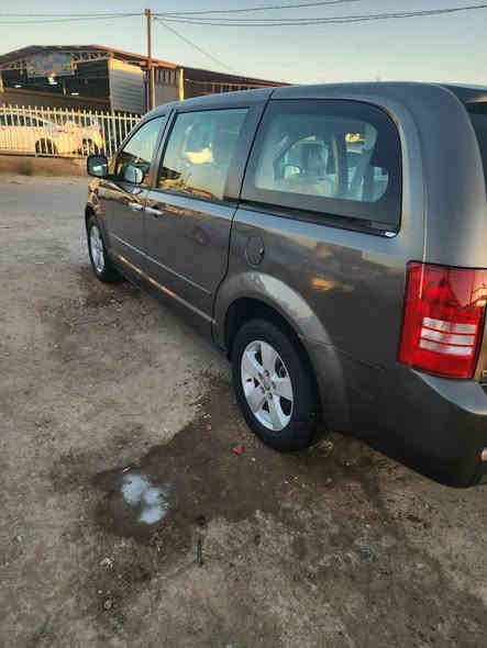 دوج كرفان للبيع او مرواس كير محرك ٦سلندر ٣٥٠٠ تخم تاير وصدر جديد موديل ٢٠١٠ رقم النجف سياره  باسمي ورقم انكليزي تبدبل جامع امامي اليمين بدون دخوله ومكان سياره بسمايه بغداد السعر ١٢٠ بيه مجال ورقم الهاتف ***********
