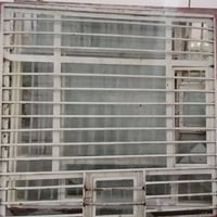 شبابيك عدد ٣ قياسهن 2  في 2 حديدهن ثقيل             07700657080