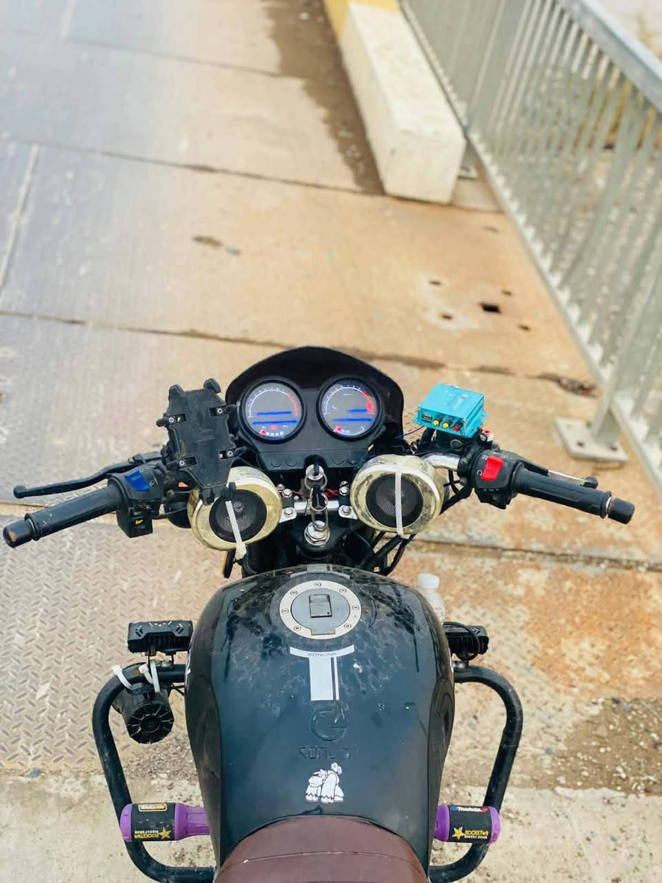 السلام عليكم شباب دايوان للبيع موديل 24 الدراجة نضيفه وما مفتوحة الدراجة ما بيها اوراق فقط اسويلك مكاتبه دراجة ناعمه وصاروخ بشارع محرك 200 الصفاحيه موجودة بس مكسورة السعر مليون و 200وبيها مجال) يرحم والديك اذا مو شراي لا تدخل خاص مكاني تكريت رقم ***********
