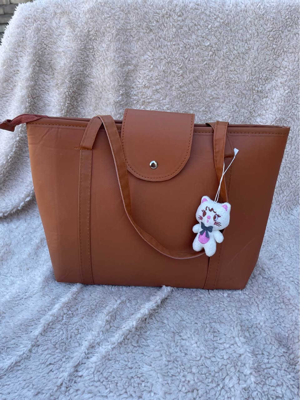 سعر فقط 6 آلاف 🔥🔥
جنطة جلد خامة مرتبة وأنيقة ✨

ستايلها راقي وتناسب كل الطلعات 👌
خفيفة وعمليّة وتتحمل الاستخدام اليومي 💼🤎
شكلها يخبل وتضيف لمسة فخامة لأي لبس

التوصيل 3 آلاف لكل المحافظات 🚚
للطلب والاستفسار 📞 ***********

العدد محدود يابنات لا تفوتكم �
