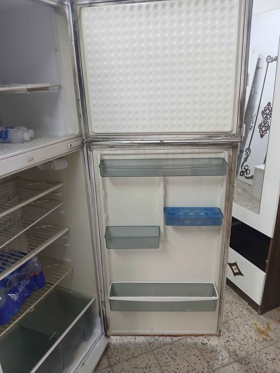 ثلاجه ايرانيه نظيفه جدا مداخله تصليح ارتفاع ١٨٠سم عرض ٧٠ عمق ٦٠ شرط الشغل بغداد كرخ رساله الاولى..


**إذا كنت صاحب هذا الإعلان وتريد حذفه لأي سبب، رجاءا أرسل رسالة إلى الدعم الفني**