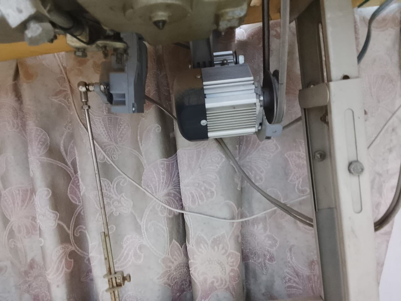 مكينه للبيع نظيفه تخبل السعر ٢٥٠ للاستفسار ‭٠٧٧١ ٧٥٨ ٨٧٩٨‬
