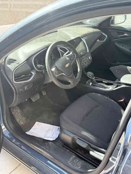 ماليبو ٢٤ 

لون مميز 

ماشيه ٤٥ الف 

بدون ايرباك 

بدون شواصي 

حالياً يم السمكري

تستلم مصلح بدون صبغ 

عليك صبغ وترقيم

سعرها ١١٥ كل غراضها وياها 

شغاله وتمشي 

مكاني بغداد *********** 

مكان السياره مجمع مشن
