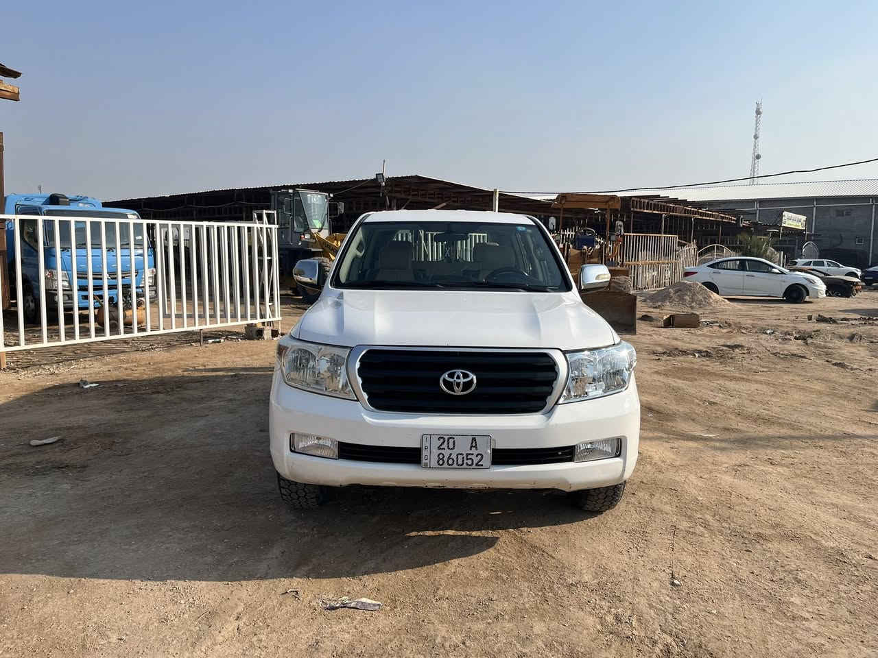 للبيع لاندكروزر موديل 2011 مكفوله كفالة عامه كير عادي ٦سلندر السعر 260بي مجال ***********
