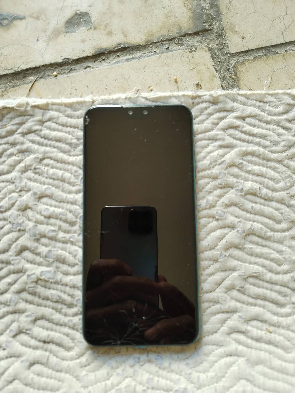 السلام عليكم جاهز Y9للبيع ذاكره ١٢٨ فقط البلازمه مفطوره وشغال سعر ٣٥مكان الشعله رقم ***********
