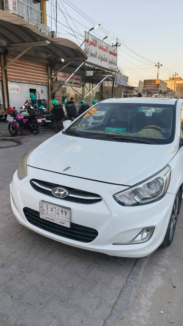 سلام عليكم اكسنت للبيع موديل ٢٠١٦ بيها باب امبدل امامي كفاله من الصبغ اشويه بارد باب الخلفي سعر ٩٥  النجف *********** فقط اتصال
