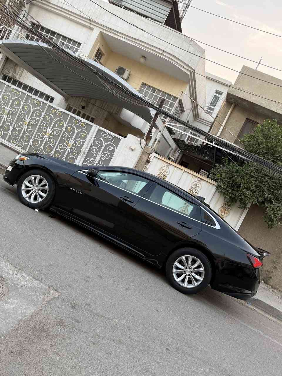 ماليبو 2019  Lt
ماشيه 127 مايل

رقم اربيل الدولي 
راديترات ومراوح على وضع الشركه
حادث جاملغ بصف سايق
وبيها نص الباب صبغ ونص البنيد

مكينه 4 سلندر 1500 توربو

مواصفات
شادلها كت كامل 
سبويلر
وسكوبات 
ومطريات 
ودوسات

كير اوتوماتيك و عادي 7 نمر
كوشنات هيتر
كوشن كهربائي
تبريد قطعتين
تبريد منفصل
تشغيل بصمه
تشغيل عن بعد
ابواب بصمه
صندوق بصمه
شاشه جبيره ايباد
كامره دواره
بك لايت طياره
تحكمات ستيرن
كروز سرعه 
ستيرن فوليوم
مرايا كهربائيه
لايتات أوتو زينون
بلاجكتور ليد
نظام car play + Android + نظام Gps
مسجل Aux USB Bluetooth Cable 
ويل كب 17 شركه

السعر 95 & وبيها مجال بسيط
العنوان بغداد سبع ابكار
***********
