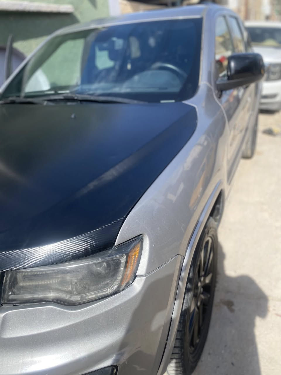 السلام عليكم للبيع جيب كراند شيروكي 20 اصل بلاك توب مواصفات شنو بالك مواصفات بيها مكينه كير حداديه تبريد طخم تاير كله بالظمان والشرط مكينه ٦سلندر  تو ويل ظررها جاملغ وبنيد بدون اي دواخل رقم بصره تحويل مباشر مكاني البصره دور النفط اي استفسار *********** سيد وسام 
السعر 222
